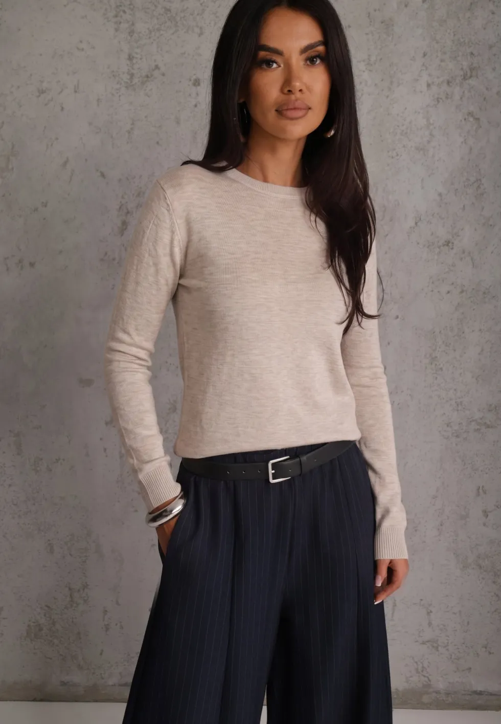 Ciemnobeżowy Sweter z Bawełną w Minimalistycznym Stylu Radeken