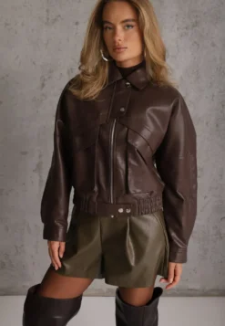 Ciemnobrązowa Kurtka Przejściowa Ramoneska w Stylu Bomber Jacket z Kołnierzykiem Rajvia