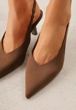 Ciemnobrązowe Czółenka VICES Typu Slingback na Geometrycznej Szpilce Aziressa