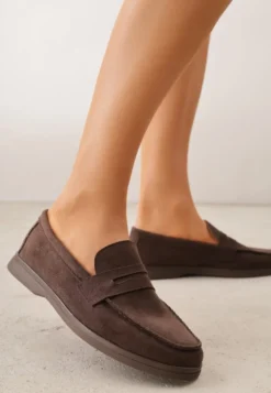 Ciemnobrązowe Mokasyny Casual VICES z Imitacji Zamszu z Wkładką ze Skóry Naturalnej Sheiris