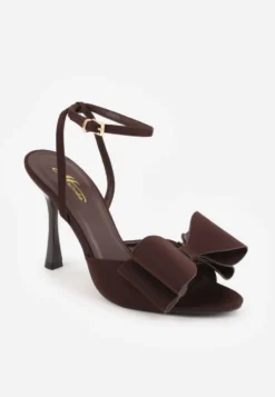 Ciemnobrązowe Sandały na Szpilce z Paskiem Wokół Kostki Zdobione Kokardą 3D Ararise