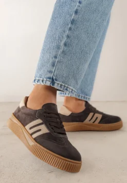 Ciemnobrązowe Skórzane Sneakersy w Stylu Tenisówek z Geometrycznym Wzorem Halossea
