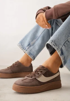 Ciemnobrązowe Sneakersy Kultowe Tenisówki z Zamszu Naturalnego ze Skórzaną Wkładką Rionae