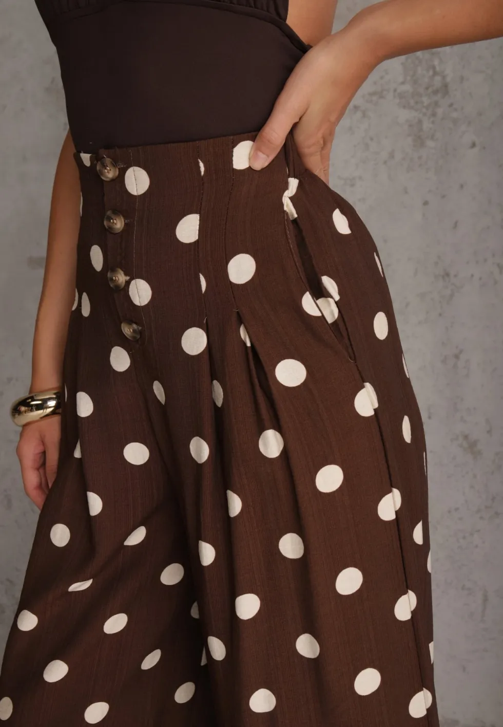 Ciemnobrązowe Spodnie Casual Culottes w Groszki z Dużą Zawartością Wiskozy Thelialla