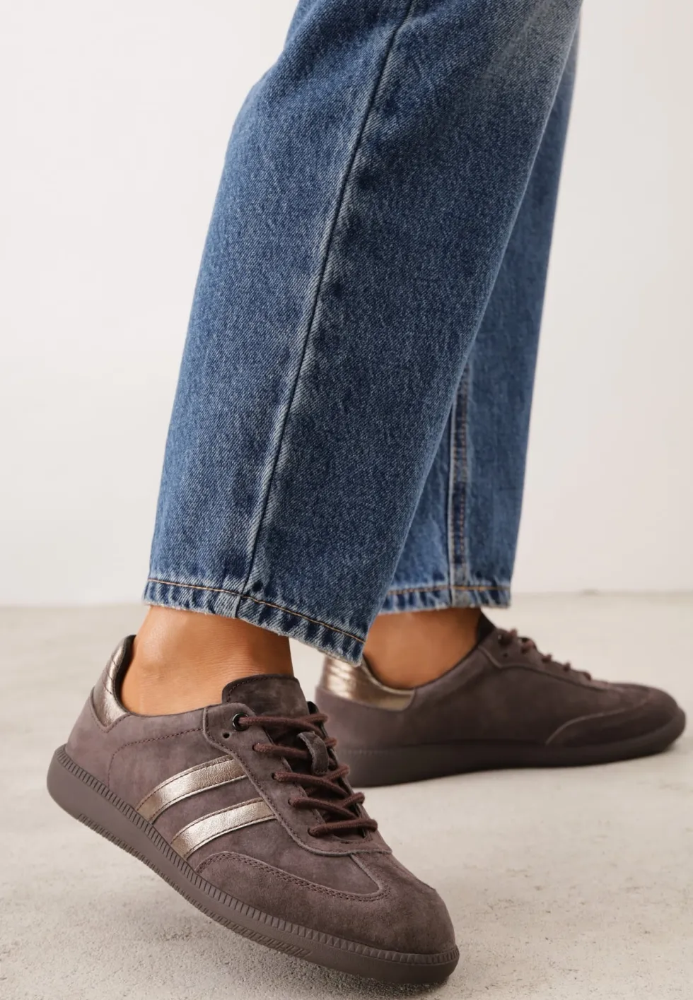 Ciemnobrązowe Zamszowe Sneakersy w Stylu Klasycznych Tenisówek ze Skórzaną Wkładką Volma