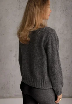 Ciemnoszary Sweter Oversize z Wełną Dekolt V Nleora