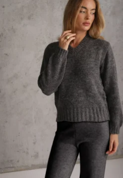 Ciemnoszary Sweter Oversize z Wełną Dekolt V Nleora