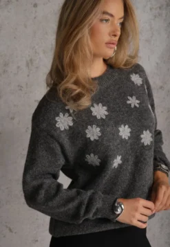 Ciemnoszary Sweter z Wełną Bawełną i Kwiatowym Haftem Merisse