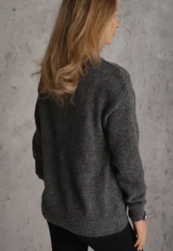 Ciemnoszary Sweter z Wełną Bawełną i Kwiatowym Haftem Merisse