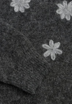 Ciemnoszary Sweter z Wełną Bawełną i Kwiatowym Haftem Merisse