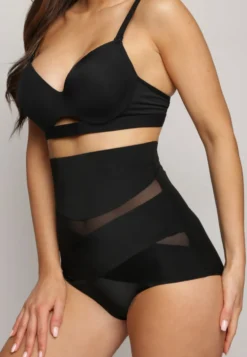 Czarna Bielizna Modelująca Majtki High Waist Zdobione Skośnymi Przeszyciami Kikoneva