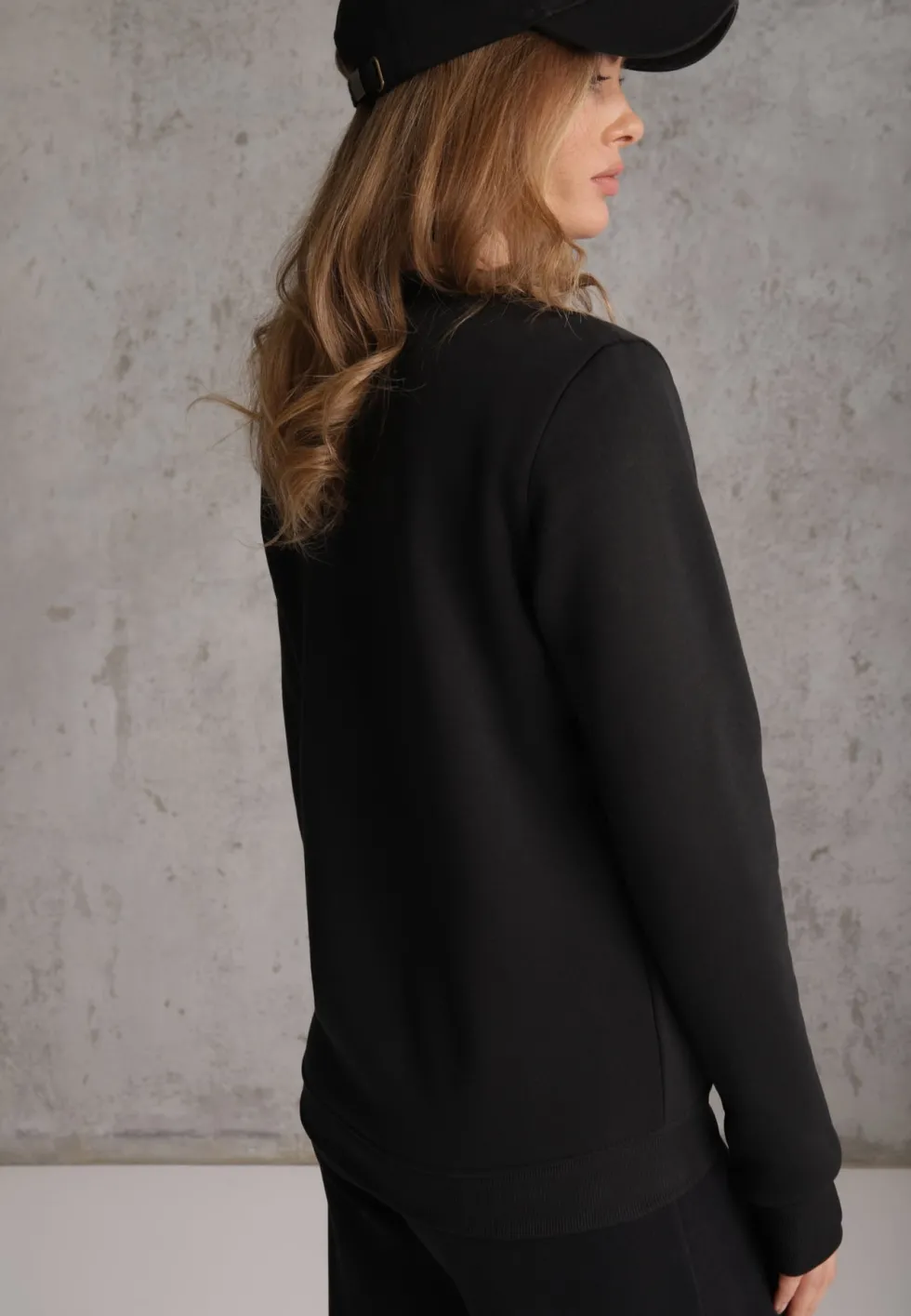 Czarna Bluza Basic Ocieplana Polarem Kaianna