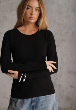 Czarna Bluzka Basic o Fasonie Typu Longsleeve z Delikatnym Ociepleniem Kuarta