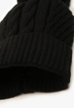 Czarna Czapka Typu Beanie Zdobiona Pomponem i Warkoczowym Splotem Ocieplana Futrem Zenedi