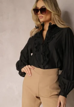 Czarna Koszula w Stylu Vintage Ozdobiona Falbankami z Perełkami z Przodu Calipso