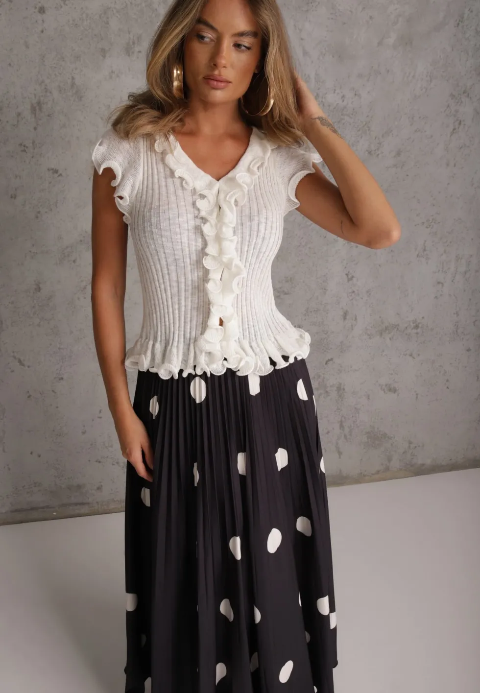 Czarna Rozkloszowana Spódnica Plisowana High Waist w Groszki Telede