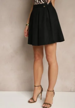 Czarna Rozkloszowana Spódnica Stylizowana na Zamszową z Plisami w Stylu Preppy Sealia