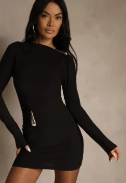 Czarna Sukienka Bodycon z Metalicznymi Ozdobami Vetirale
