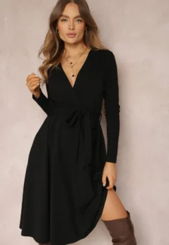 Czarna Sukienka Phlorinis