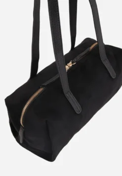 Czarna Torebka Bowling Bag na Ramię o Fakturze Zamszu Aelaril