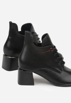 Czarne Asymetryczne Botki VICES na Obcasie ze Sznurowaną Cholewką Zalles