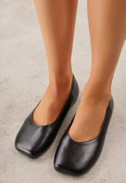 Czarne Balerinki Eleganckie ze Ściętym Noskiem Kwadratowym Gadapa