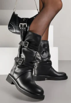 Czarne Botki Biker Boots z Marszczoną Cholewką i Paskami ze Sprzączkami Sinesa