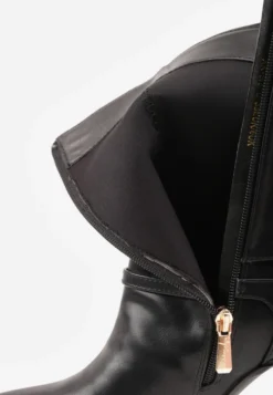 Czarne Botki Eleganckie na Obcasie Szpilce z Metalowym Detalem Moelle