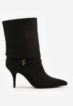 Czarne Botki na Szpilce z Wywiniętą Cholewką i Elegancką Aplikacją na Pasku Metellus