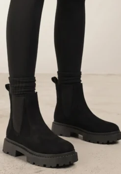Czarne Botki Sztyblety z Imitacji Zamszu na Grubej Podeszwie Gosoga