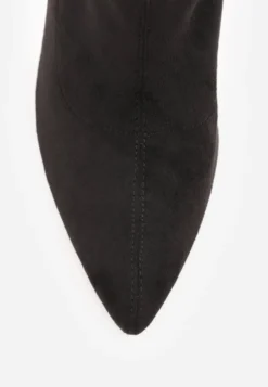 Czarne Botki Vices na Szpilce w Stylu Klepsydry Noraye
