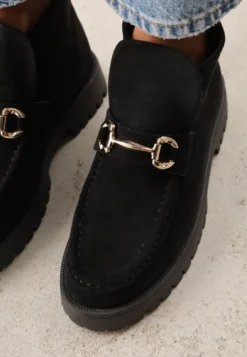 Czarne Botki w Stylu Loafersów Zdobione Metaliczną Aplikacją Aqianey