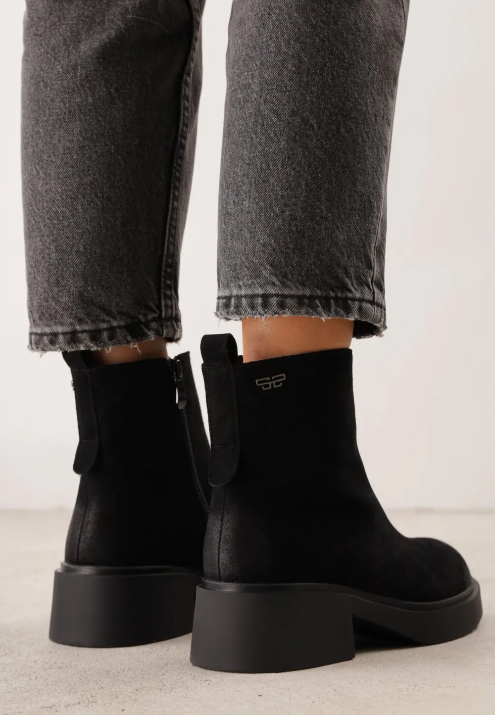 Czarne Botki z Zamszu Naturalnego Vintage Wash Jennete