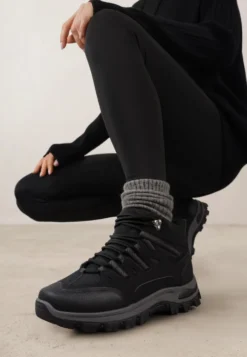 Czarne Buty Trekkingowe Traperki Vices ze Sznurowaną Cholewką Afellie