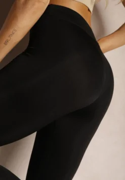 Czarne Casualowe Legginsy High Waist Zakończone Antypoślizgową Gumką Zakładaną na Piętę Elanielle