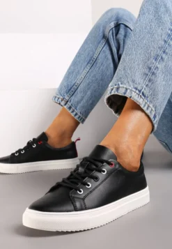 Czarne Casualowe Płaskie Sneakersy z Naturalnej Skóry z Ozdobną Wstawką z Tyłu Militya