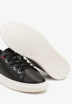 Czarne Casualowe Płaskie Sneakersy z Naturalnej Skóry z Ozdobną Wstawką z Tyłu Militya
