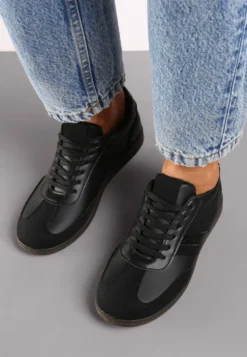 Czarne Casualowe Sneakersy z Geometrycznymi Wzorami i Kontrastowymi Przeszyciami Riandrea