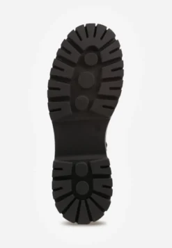 Czarne Chunky Botki Typu Sztyblety o Fakturze Zamszu na Podeszwie z Bieżniekiem Niona