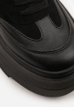 Czarne Chunky Sneakersy Vices na Platformie z Okrągłym Detalem Sedvira
