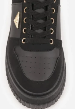 Czarne Chunky Sneakersy z Trójkątną Aplikacją VICES na Platformie Cezaline