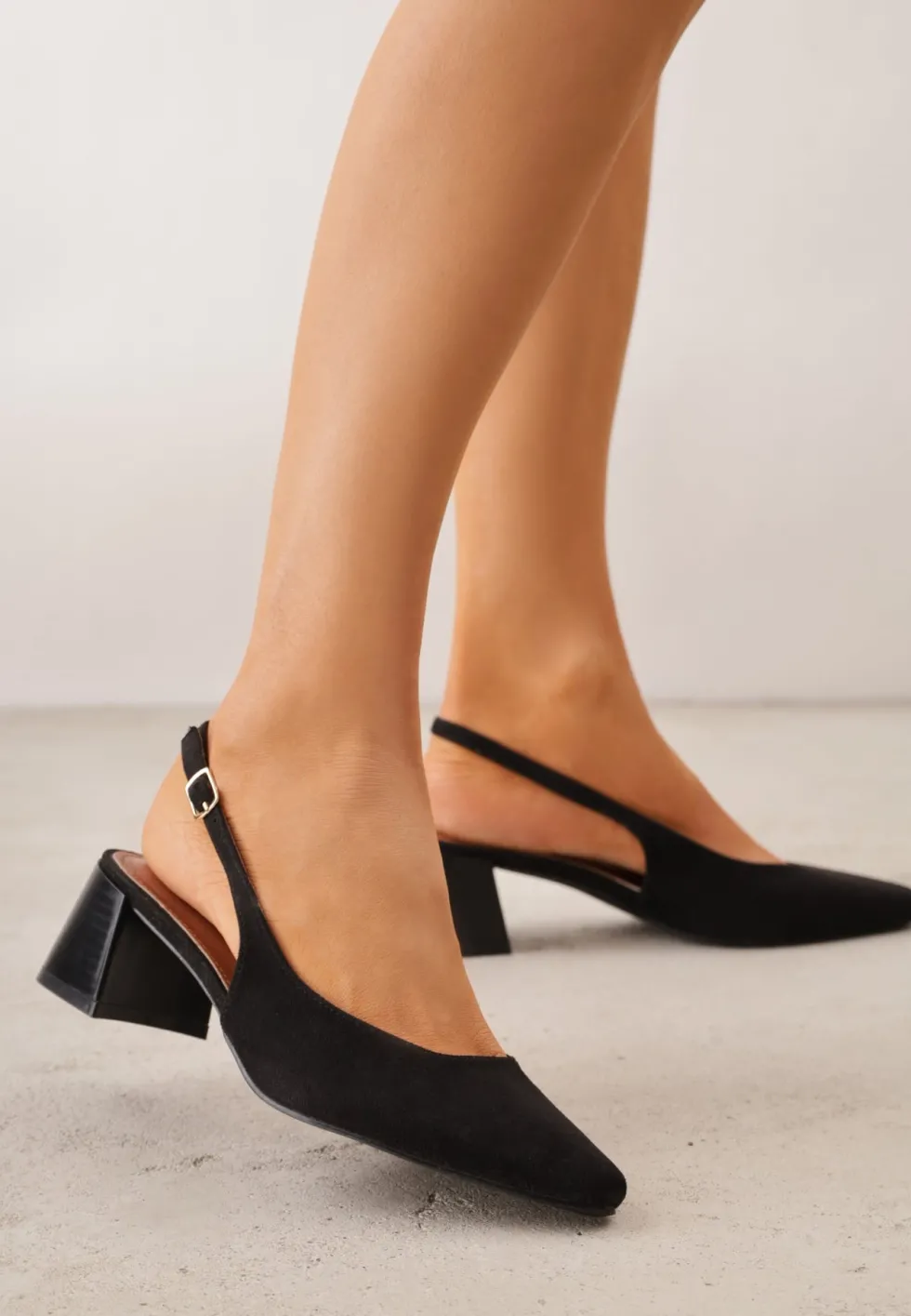 Czarne Czółenka VICES Slingback na Geometrycznym Słupku Messeleia