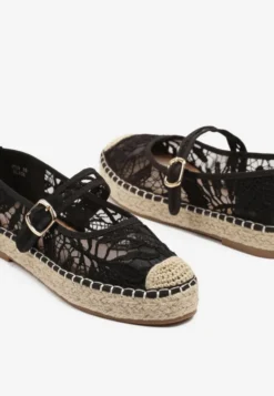 Czarne Espadryle na Plecionej Podeszwie z Paskiem i Koronkową Cholewką Tatonia
