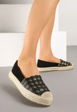 Czarne Espadryle Ozdobione Plecionką i Geometrycznym Motywem Sdivoria