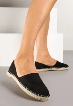Czarne Espadryle Ozdobione Wyciętą Cholewką i Plecionką Wommea