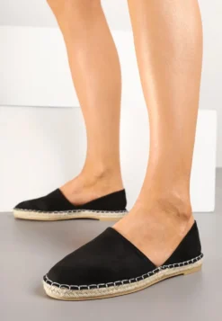 Czarne Espadryle Ozdobione Wyciętą Cholewką i Plecionką Wommea