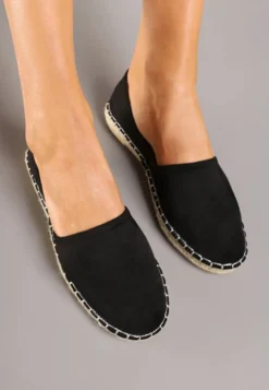 Czarne Espadryle Ozdobione Wyciętą Cholewką i Plecionką Wommea