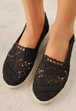 Czarne Espadryle z Ażurową Cholewką i Plecioną Podeszwą Gratifyinglys