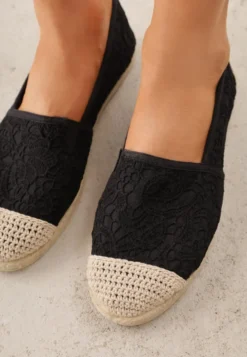 Czarne Espadryle z Koronkową Cholewką i Podeszwą z Plecionki Marilex