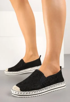 Czarne Espadryle z Ozdobną Plecionką Eranoria